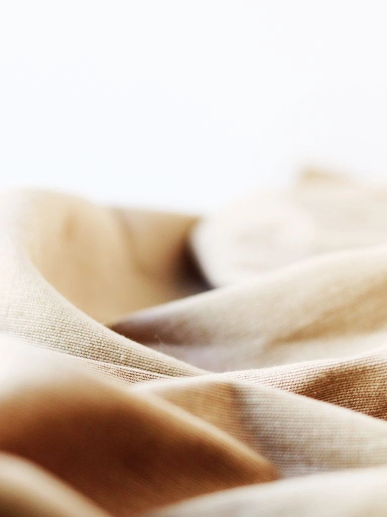 Heavyweight Belgian linen, warm oat, from a Tuscan finishing house.
